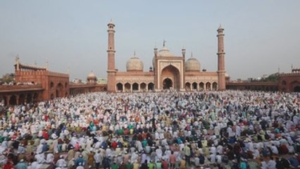 Musulmanes celebran en Asia el fin del Ramadán