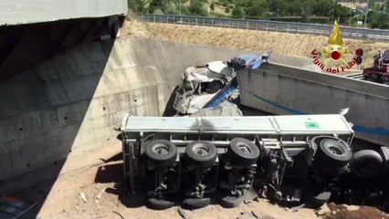 2 Trucks Involved in Motorway Collision South of Florence