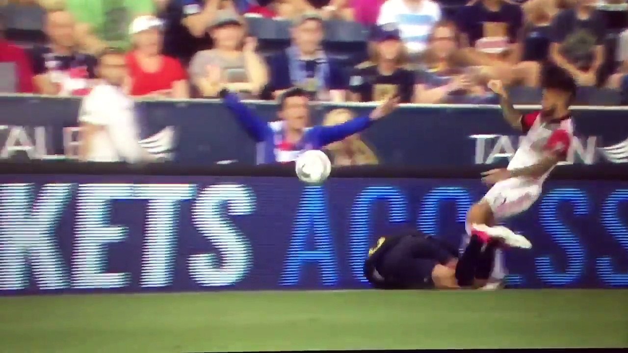 Une carte rouge annulée en plein match de MLS