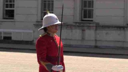 Una militar canadiense, la primera mujer en liderar la Guardia Real Británica