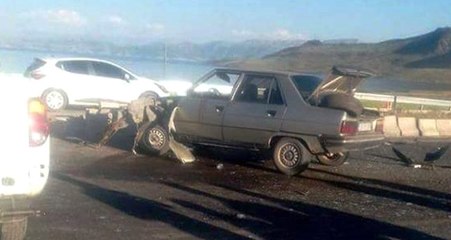 Canlı Yayın Yaparken Kaza Geçiren Gençler, Kendi Kazalarını Kaydetti