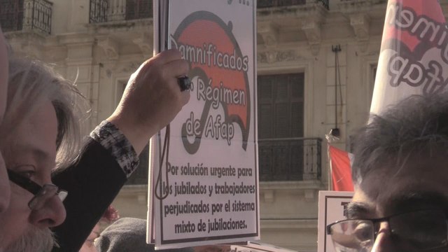 Los llamados cincuentones en Uruguay podrán elegir en qué sistema se jubila