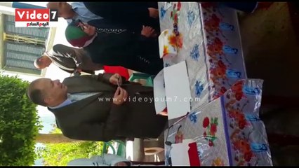 مدير أمن الاسماعيلية والمحافظ يوزعان "العيدية" على أطفال مؤسسة الإيواء