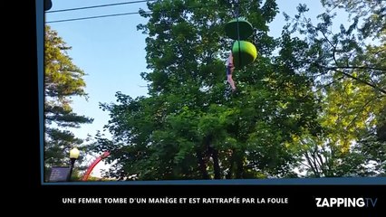 Une jeune fille tombe d'un manège et est sauvée par la foule (vidéo)