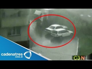 Fuertes vientos mueven automóviles en Rusia  / Strong winds moving cars in Russi