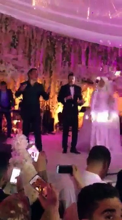 بالفيديو.. عمرو دياب يغنى الليلة فى حفل زفاف رمضان صبحى وحبيبة إكرامى