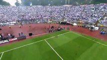 Unbelievable! Man rides drone to deliver game ball at Portuguese Cup final match! 28052017