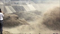 Journey through the world's largest dams ¦¦ Pressure ¦¦ Dam waterfall ¦¦ Crash Fail
