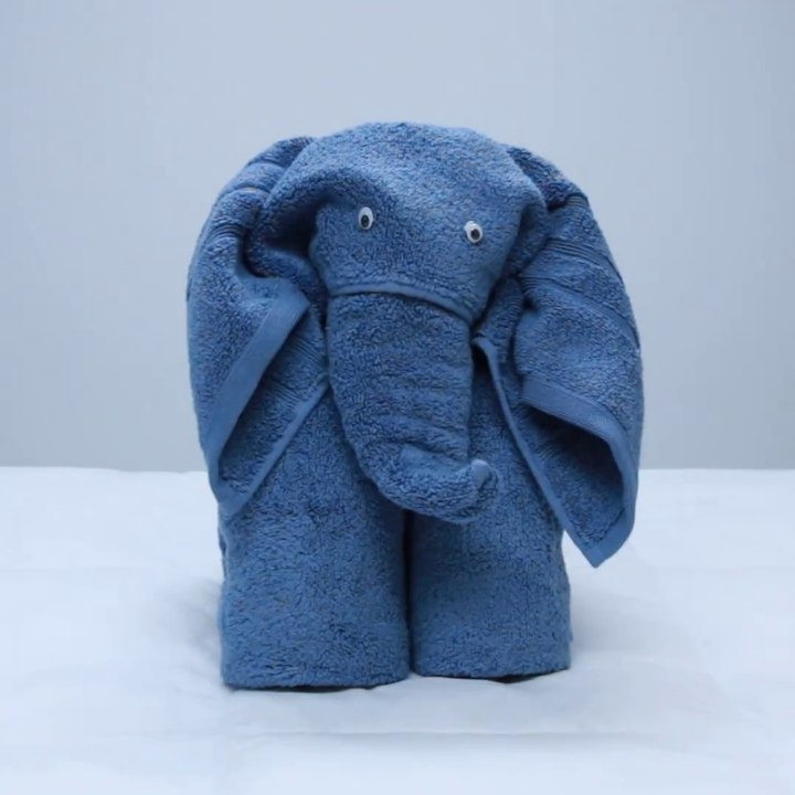 Regardez ce que cette internaute arrive à faire avec des serviettes... Pliages en forme d'animaux
