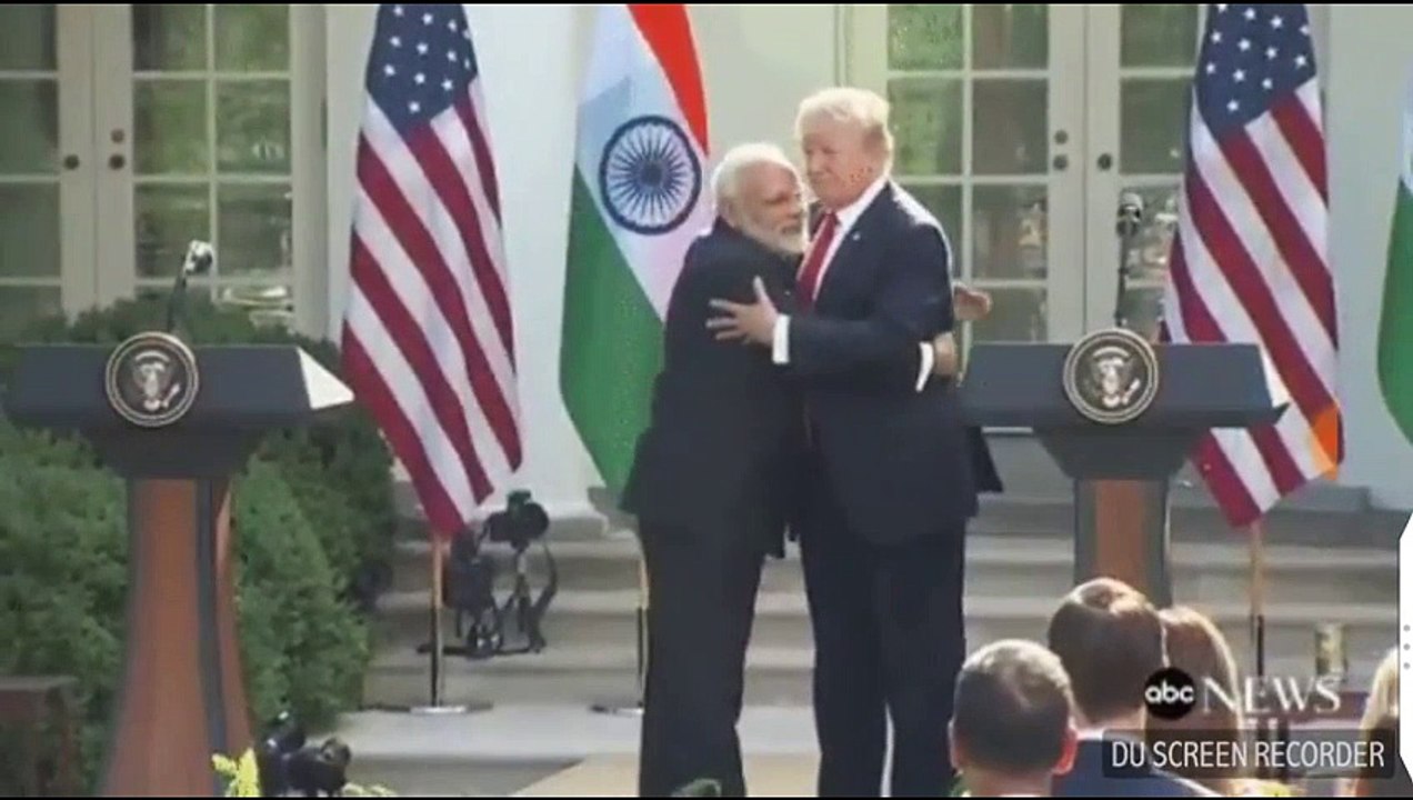 Modi hugging trump