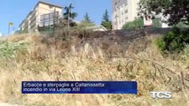 Erbacce e sterpaglie a Caltanissetta incendio in via Leone XIII