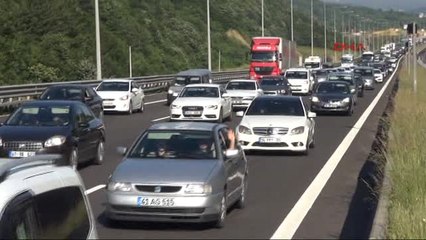 Descargar video: Bolu - Dönüş Yolunda Tem Otoyolu'nun Bolu Dağı Tüneli Geçişinde Yoğunluk