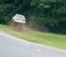 Trafik Canavarı ABD'li Sürücü, Otomobiliyle Böyle Uçtu