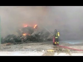 Monterotondo (RM) - Incendio alla Ecotecnica: stabilimento di raccolta carta (27.06.17)