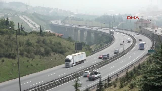 Kocaeli - Dönüş Yolunda Tem Otoyolu'nun Kocaeli Geçişinde Trafik Akıcı