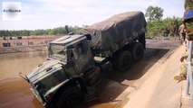US Marines Vehicles & Humvee River Fording Trainin