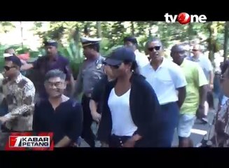 Obama Sapa Warga di Pura Empul
