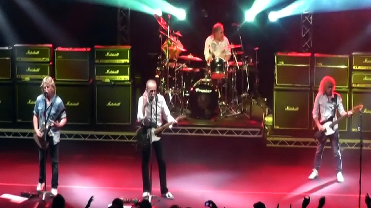 Status Quo Live - Caroline(Rossi,Young) - Hammersmith Apollo 29-3 2014