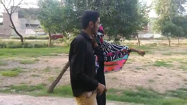 larki date per pakri gai us k bhi ne larky ko jan se maar diya.