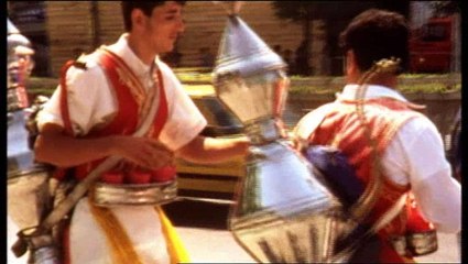 S Club 7 Go Wild - Episode 5 - Hannah and the Monk Seal