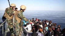 Oito mil migrantes resgatados no Mediterrâneo em 48 horas