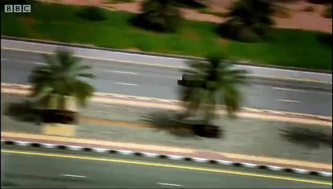 Bugatti Veyron vs McLaren F1