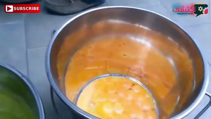 ‫شاهد الة تكسير البيض داخل المصانع العملاقة مقطع‬ رائع