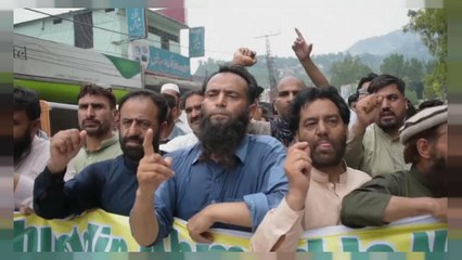 مظاهرة في كشمير ضد تصنيف الانفصالي سيد صلاح الدين ضمن قائمة "الارهاب" الأمريكية