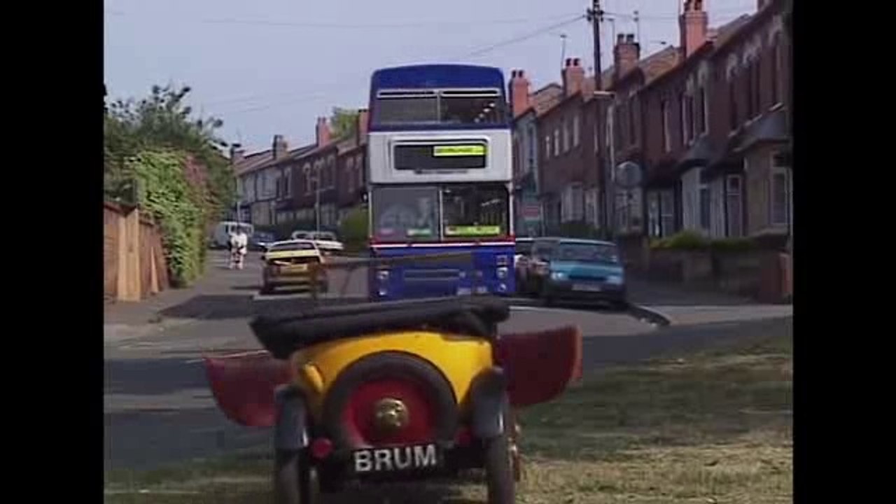 Brum 211 - BRUM AND THE MARCHING BAND - Kids Show Full Episode - video ...