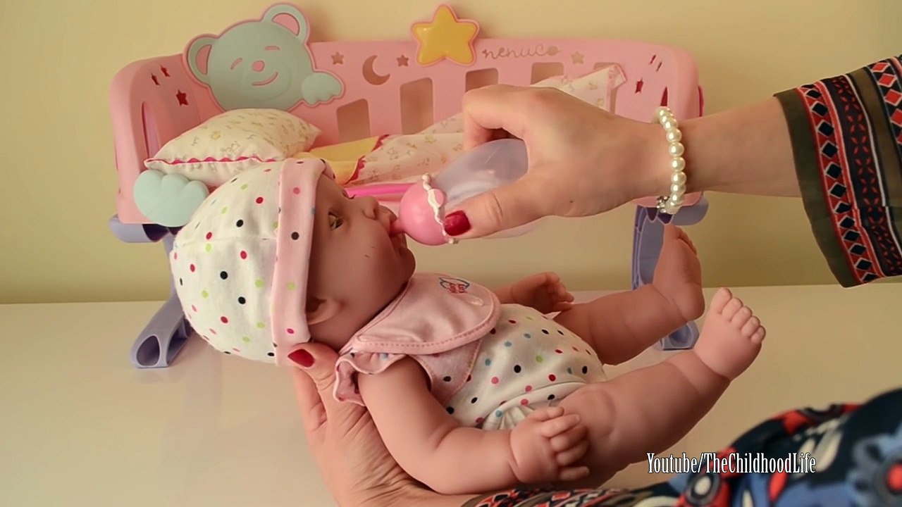 Baby Doll Missy Kissy Drinks and Wet! Potty Time Change Diaper Talks