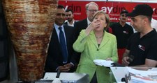 Almanya Başbakanı Merkel Döner Kesip Kebap Yedi