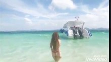 Clip Mon 2k mặc bikini đi biển khoe vếu cực to-ysenfe0Bt6s