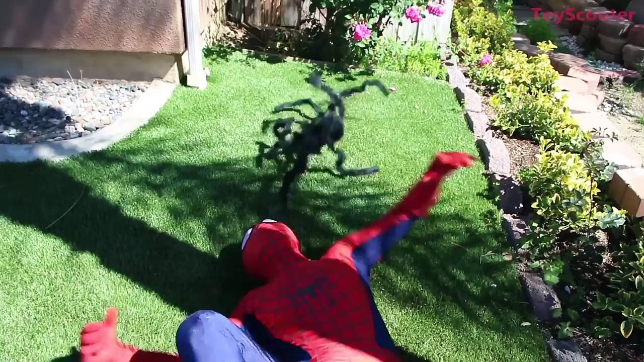 Y mala balón grandes explosión congelado gigante en en hombre araña el en bruja Lobo Elsa vs real li