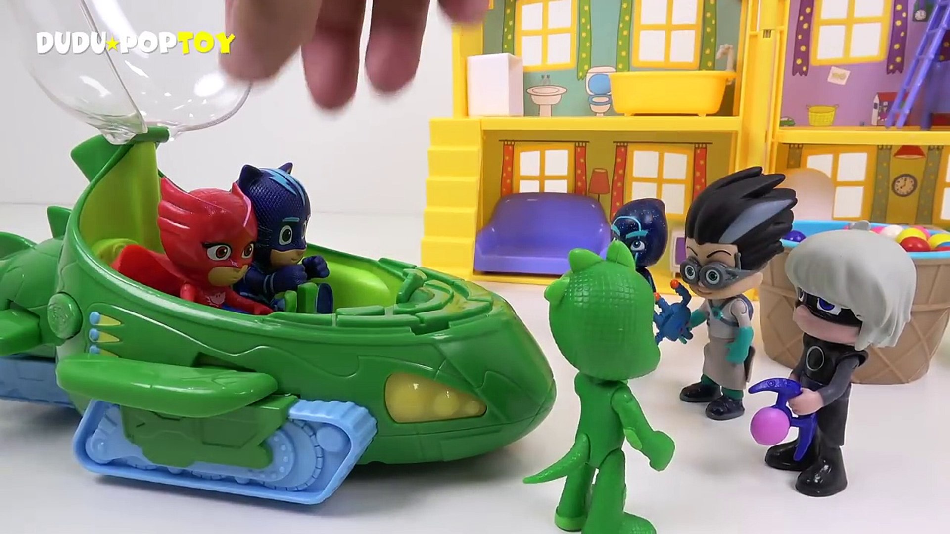 ⁣Clone PJ Masks appeared!! Defeat the Robot PJ Masks!! DuDuPopTOY