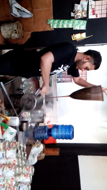 bartender Kopi Mas Wawan brewok