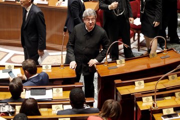 Après les sans-culotte, Jean-Luc Mélenchon lance les sans cravate !