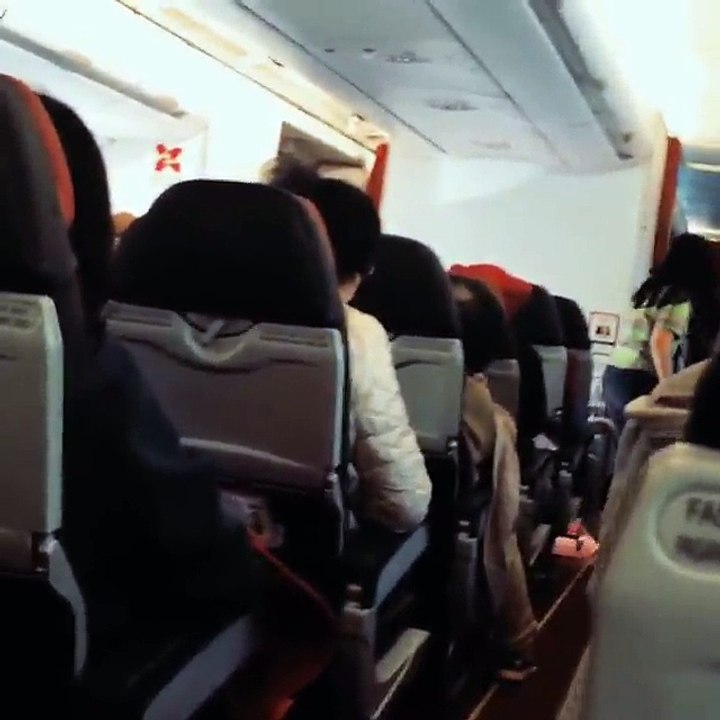 "Rezem", pediu o piloto aos passageiros do avião que tremeu violentamente durante 2 horas! 2