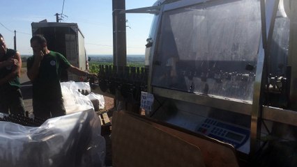 Embouteillage au Domaine Chignard à Fleurie