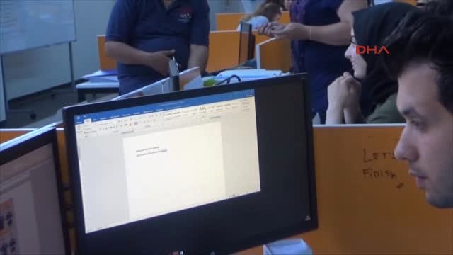 Samsun Duyup Konuşabiliyor Ancak Ana Dili Işaret Dili