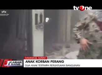 Video Penyelamatan Dua Anak Tertimpa Reruntuhan Bangunan