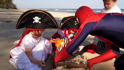 Download Video: Compilación huevos huevos huevos Niños jugar poder fingir eliminar hombre araña robar sorpresa juguetes ruedas disney