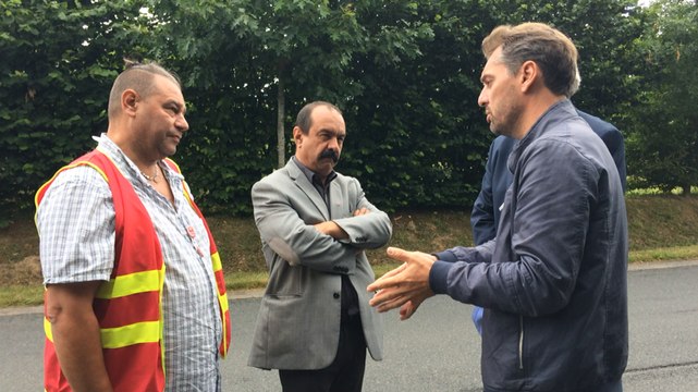 Philippe Martinez rend visite aux salariés de Système U en débrayage