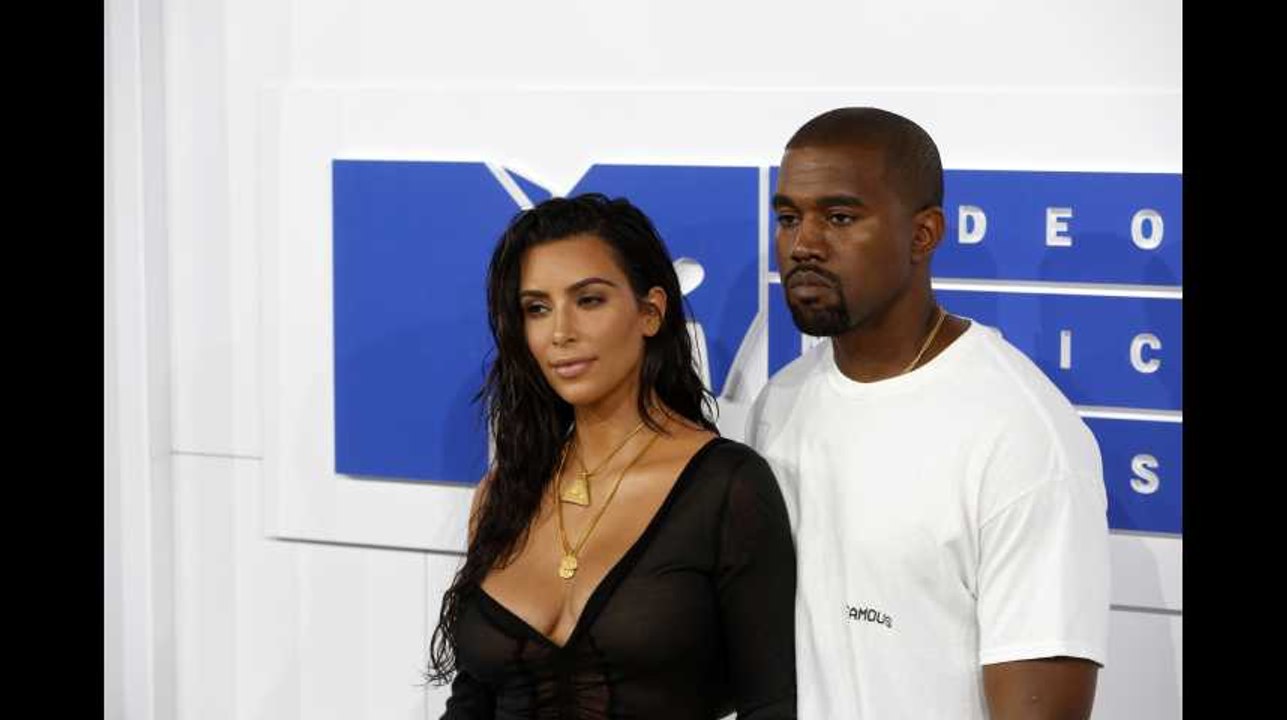 Kim Kardashian et Kanye West : leur mère porteuse attend des jumeaux !