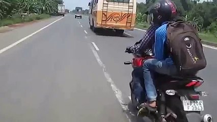 Must watch ...! Amazing race PULSAR_220f_vs_Duke_200_vs_CBR_150R