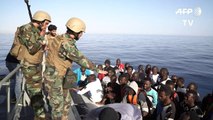 العثور على جثث ما لا يقل عن 25 مهاجرا على الساحل الليبي