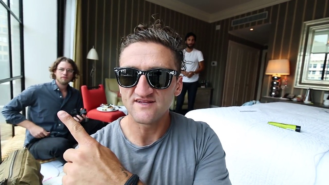 MOVIE STARS PRANK THE PRESS