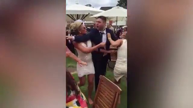 Grosse bagarre générale sur l'hippodrome royal en Angleterre !