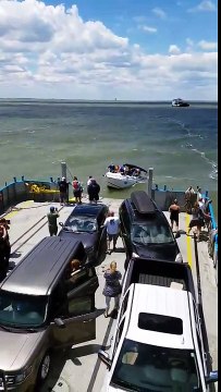 Sauvetage de passagers d'un bateau en train de couler !