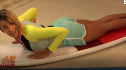 Shy’m très sexy en monitrice de surf (vidéo)