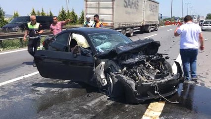 Kocaeli Önce Tır'a Sonra Otomobile Çarptı: 2 Yaralı
